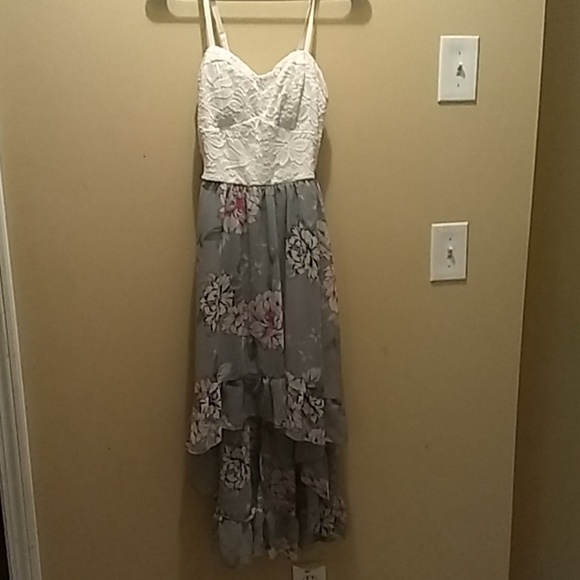 AUW Dresses & Skirts - High low dress AUW Dresses & Skirts - High low dress